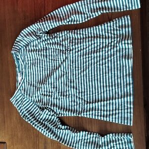 Thyme and Honey Women’s Long Sleeve Tee. Size small.